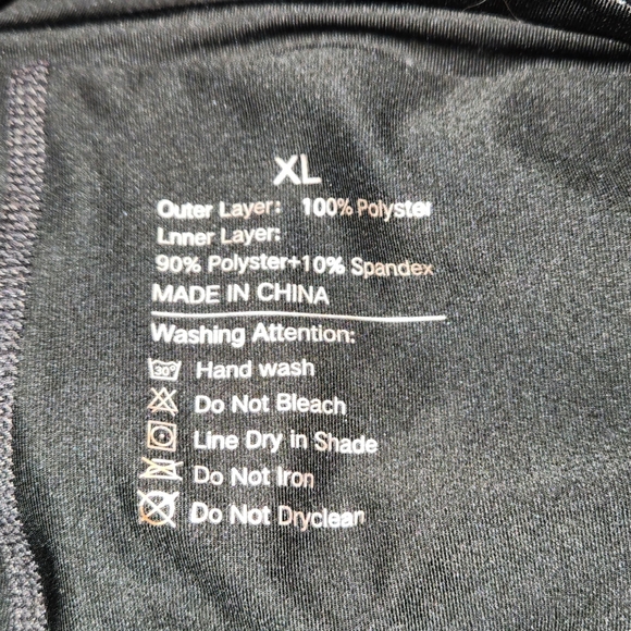 Athletic shorts, with pockets. - Picture 2 of 4